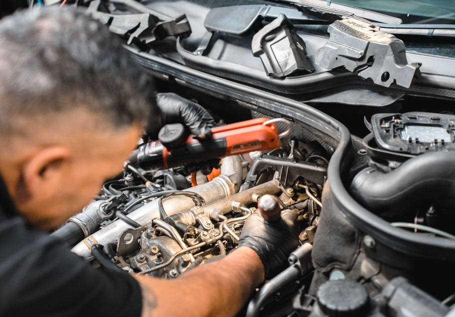 Autohaus Auckland staff servicing car